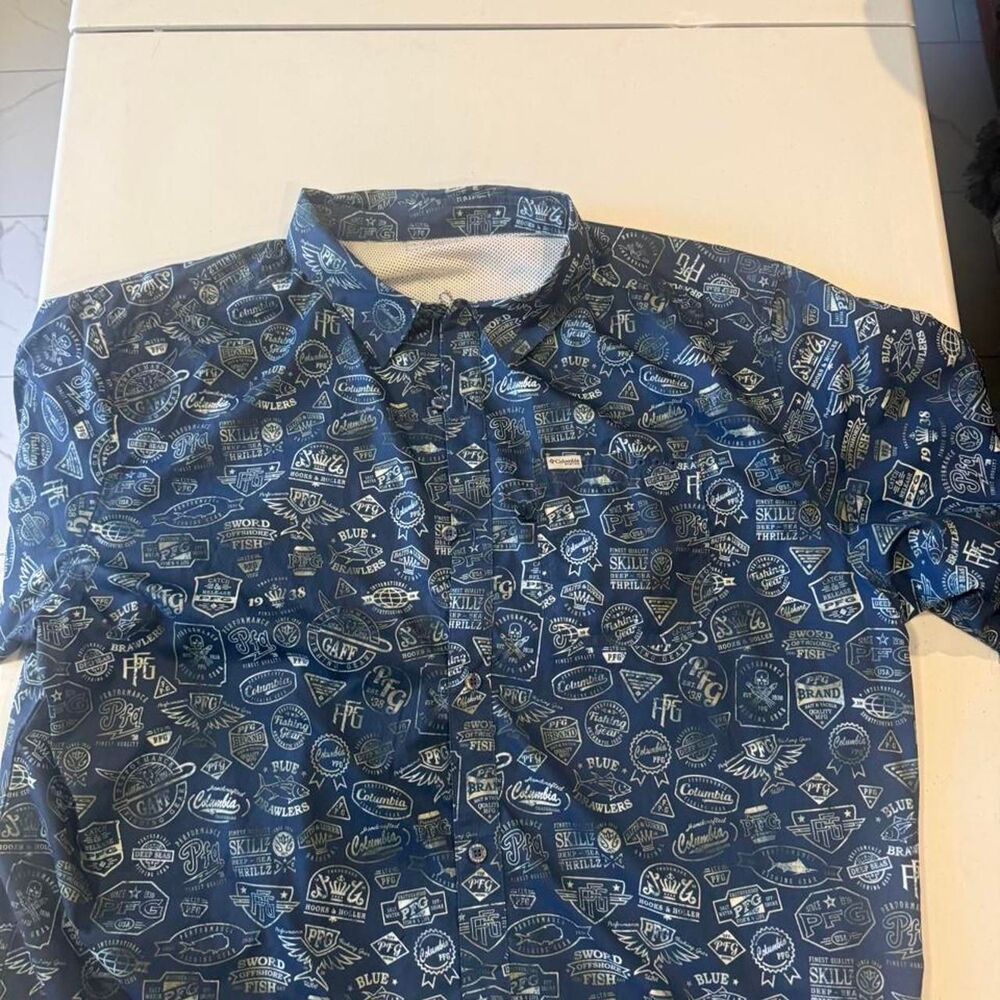 Columbia-sportswear Men's Blue and Navy Shirt